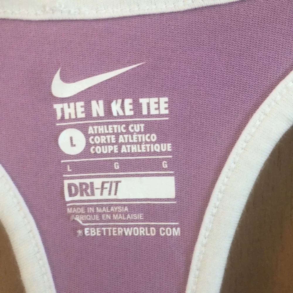 Nike tank (61) - Picture 2 of 3